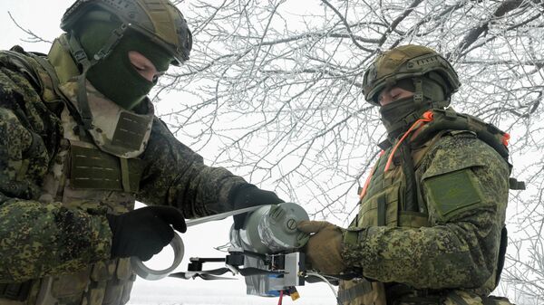 Militares rusos en la zona de la operación militar especial  - Sputnik Mundo