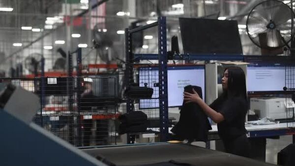 La producción manufacturera en México tuvo leve descenso en diciembre, pero crecieron los salarios - Sputnik Mundo