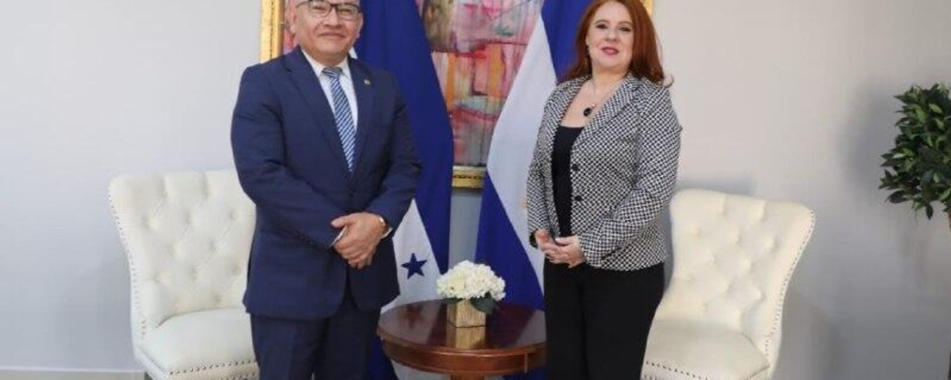 Honduras y El Salvador impulsan una agenda de cooperación e inversiones bilaterales - Sputnik Mundo, 1920, 18.02.2026
