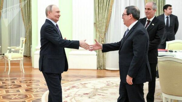 Rusia considera inaceptables las nuevas restricciones impuestas a Cuba, apunta Putin - Sputnik Mundo