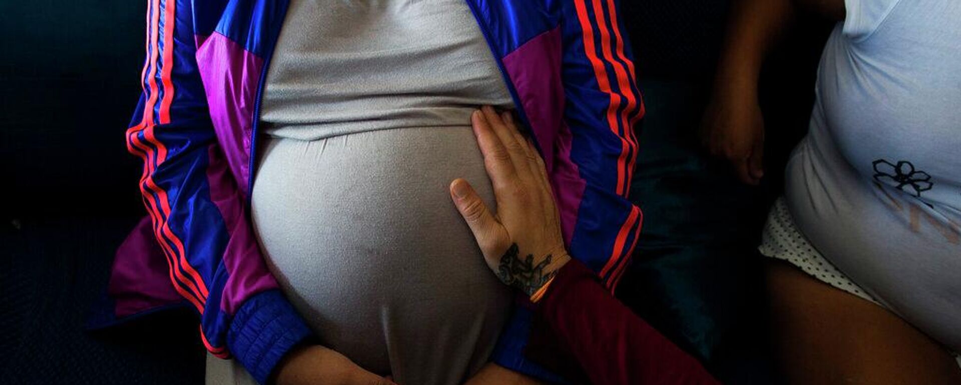 Mujer embarazada en España - Sputnik Mundo, 1920, 19.02.2026