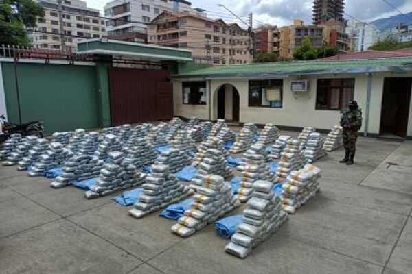 Aseguran en Bolivia más de cuatro toneladas de marihuana y casi 80 kilos de cocaína - Sputnik Mundo