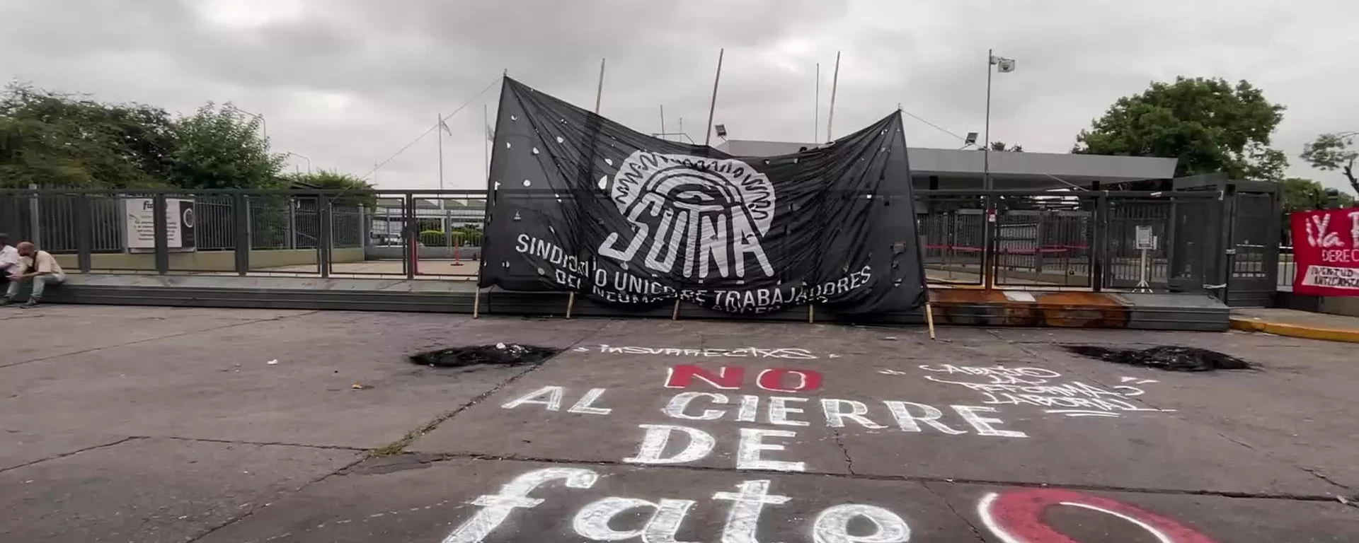 Empleados de FATE en Argentina manifiestan su rechazo a los despedidos que vive la planta Empleados de FATE en Argentina manifiestan su rechazo a los despedidos que vive la planta - Sputnik Mundo, 1920, 19.02.2026