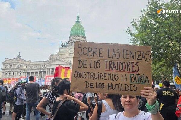🪧 Sigue la movilización en Argentina contra la reforma laboral - Sputnik Mundo