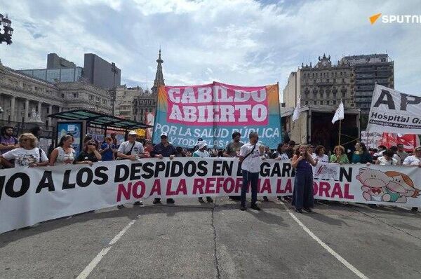 🪧 Sigue la movilización en Argentina contra la reforma laboral - Sputnik Mundo