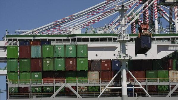 🪙 El déficit comercial de EEUU llega a niveles récord - Sputnik Mundo