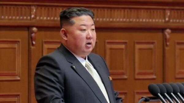 Kim Jong-un pide una lucha activa para reactivar la economía de Corea del Norte - Sputnik Mundo