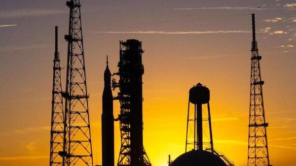 La NASA prevé lanzar su misión tripulada a la Luna en marzo - Sputnik Mundo