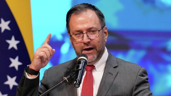 Yván Gil, ministro de Relaciones Exteriores de Venezuela, se dirige a una reunión de expertos legales organizada por el Gobierno para pedir la liberación del presidente, el 16 de enero de 2026  - Sputnik Mundo