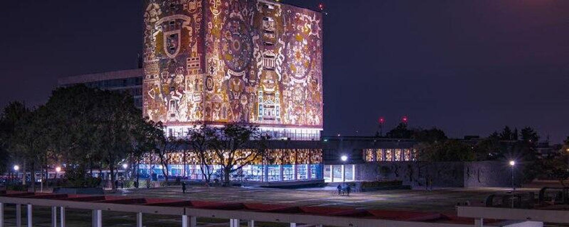 Facultades de la UNAM suspenden clases por hechos de violencia tras caída del 'Mencho' - Sputnik Mundo, 1920, 23.02.2026