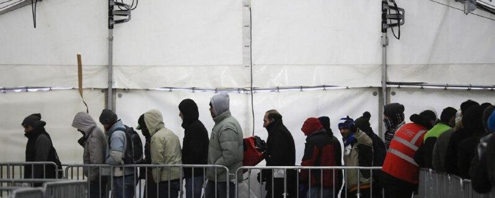 Alemania endurece reglas para los migrantes: deberán tomar un curso de integración Alemania endurece reglas para los migrantes: deberán tomar un curso de integración - Sputnik Mundo, 1920, 24.02.2026