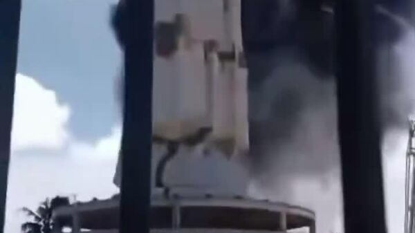 El fuego destruye una estatua gigante de la Virgen de Fátima en Brasil - Sputnik Mundo