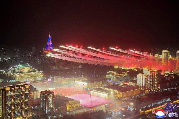 Corea del Norte solucionó con éxito la tarea de la disuasión nuclear, asegura Kim Jong-un - Sputnik Mundo