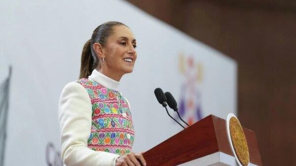 🪙 Sheinbaum celebra reducción anual de la pobreza laboral en México - Sputnik Mundo