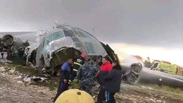 Reportan al menos 15 muertos por el accidente de un avión de la Fuerza Aérea Boliviana - Sputnik Mundo