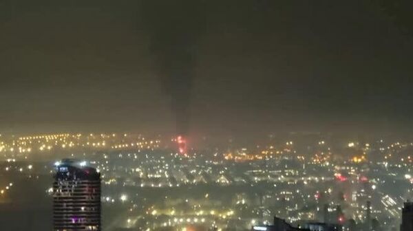 Dubái alerta a la población para que se refugien ante ataques en la ciudad - Sputnik Mundo