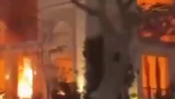 Irán ataca con misil la sede de la CIA en Dubái, según medio - Sputnik Mundo