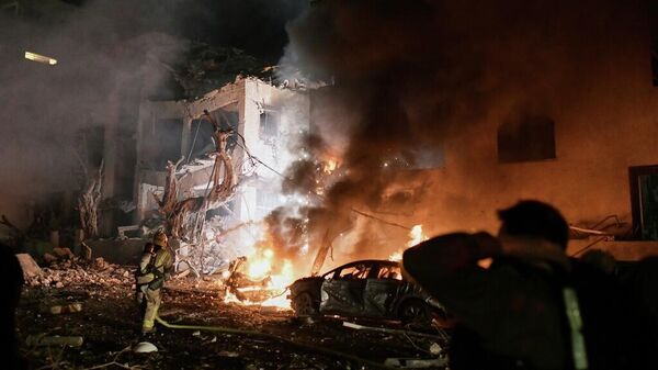 Ataque iraní sobre Tel Aviv - Sputnik Mundo