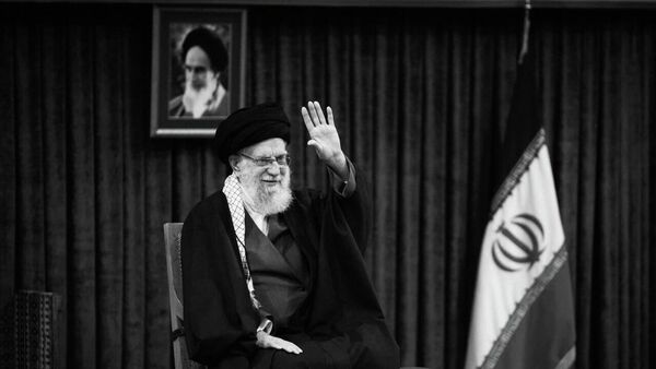 Alí Jameneí, líder supremo de Irán - Sputnik Mundo