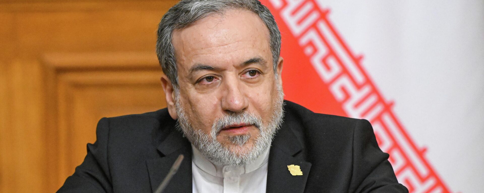 Abás Aragchi, ministro de Asuntos Exteriores iraní, en una conferencia de prensa tras una reunión en Moscú con su par ruso  - Sputnik Mundo, 1920, 01.03.2026