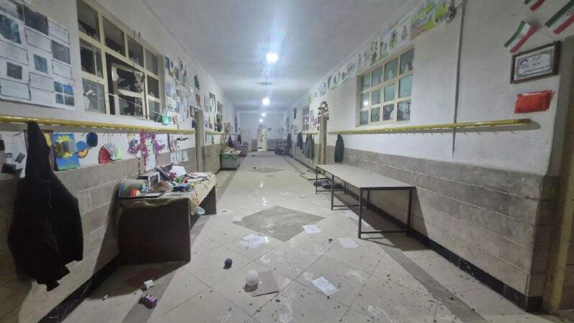 La escuela primaria Shaheed Mahallati, en Teherán, resultó dañada por ataques de EEUU e Israel La escuela primaria Shaheed Mahallati, en Teherán, resultó dañada por ataques de EEUU e Israel - Sputnik Mundo, 1920, 01.03.2026