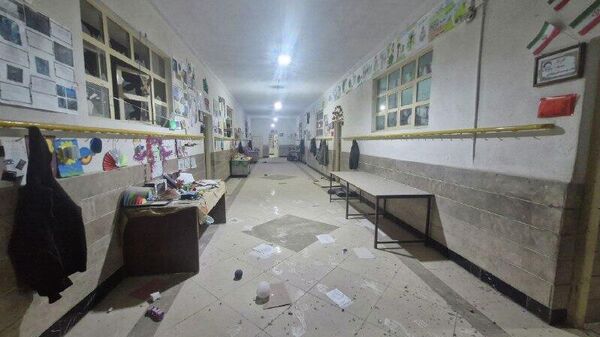 La escuela primaria Shaheed Mahallati, en Teherán, resultó dañada por ataques de EEUU e Israel - Sputnik Mundo
