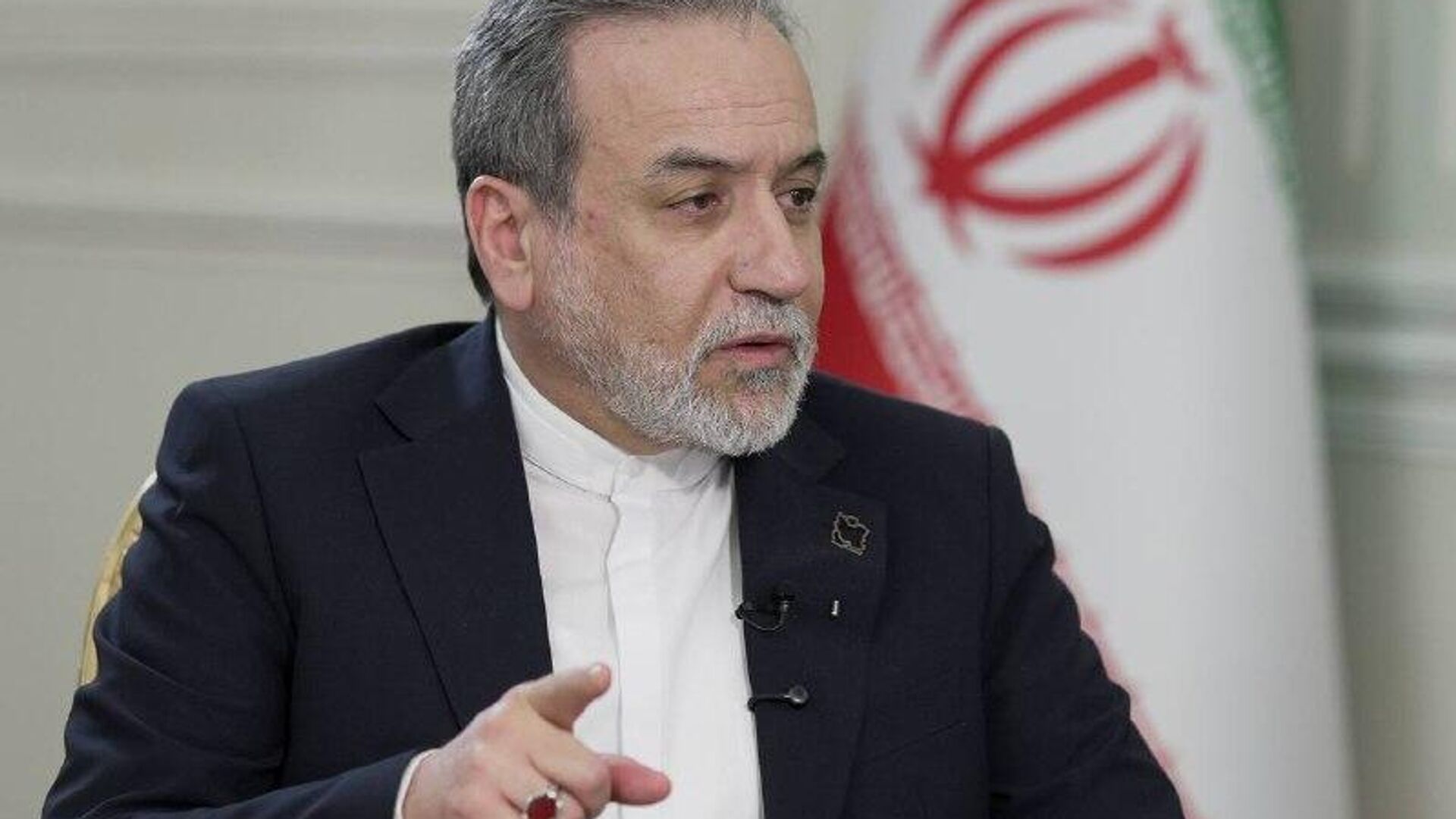 Canciller iraní sentencia que Teherán tiene la capacidad para decidir cuándo y cómo terminar el conflicto Canciller iraní sentencia que Teherán tiene la capacidad para decidir cuándo y cómo terminar el conflicto - Sputnik Mundo, 1920, 01.03.2026