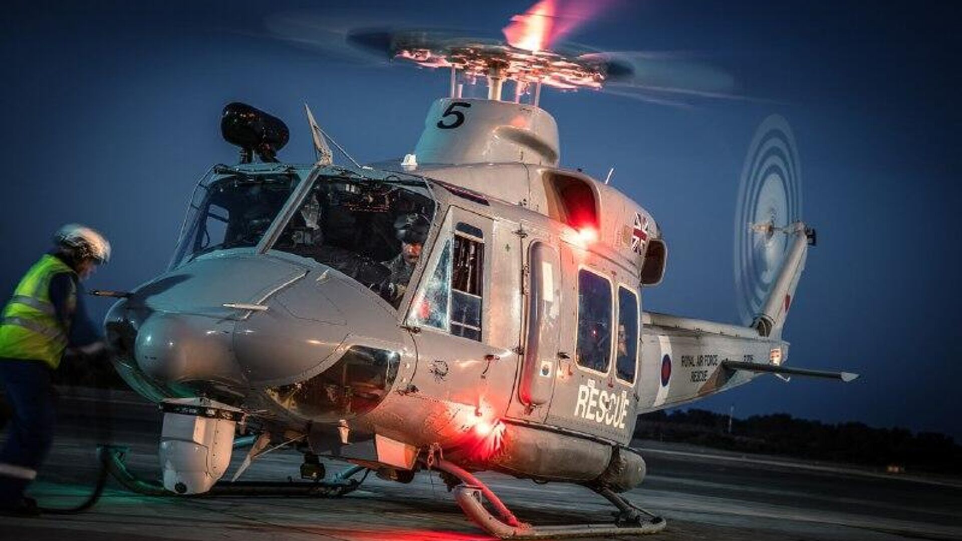 Una fuerte explosión se registró en la base de la Fuerza Aérea real británica en la nación asiática, de acuerdo con el reporte del Daily Mail Una fuerte explosión se registró en la base de la Fuerza Aérea real británica en la nación asiática, de acuerdo con el reporte del Daily Mail - Sputnik Mundo, 1920, 01.03.2026