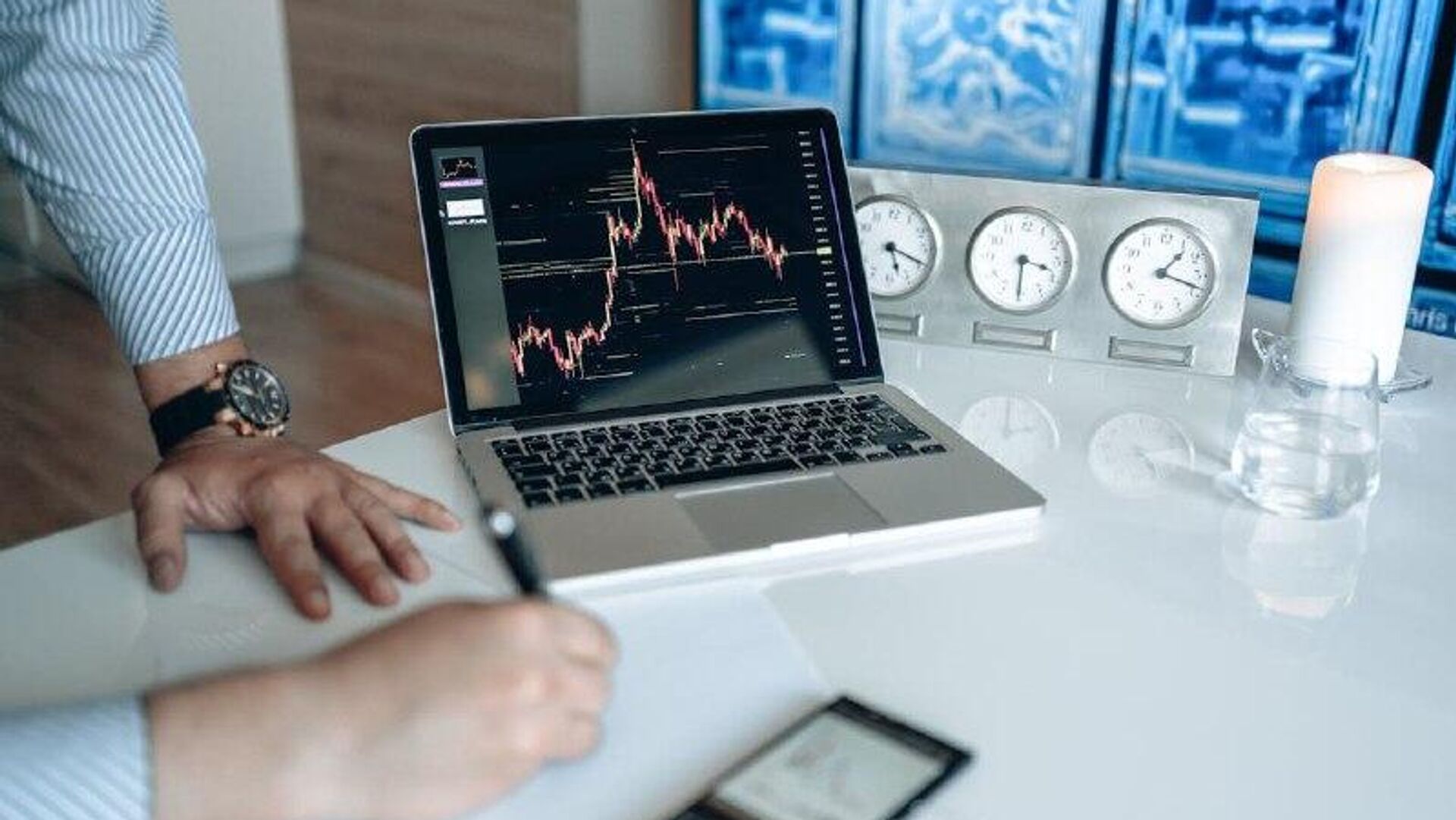 Estas son las afectaciones en el mercado por la ofensiva de Israel y EEUU contra Irán Estas son las afectaciones en el mercado por la ofensiva de Israel y EEUU contra Irán - Sputnik Mundo, 1920, 02.03.2026