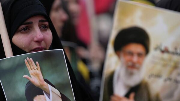 Actos masivos para recordar al líder supremo de Irán, el ayatolá Alí Jameneí Actos masivos para recordar al líder supremo de Irán, el ayatolá Alí Jameneí - Sputnik Mundo