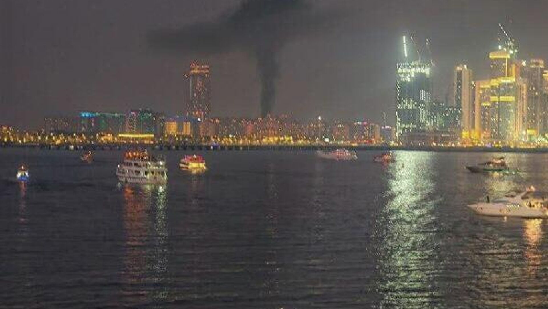 Los ataques iraníes contra fuerzas de EEUU en Dubái provocaron más de 40 muertos, afirman en Teherán - Sputnik Mundo, 1920, 02.03.2026