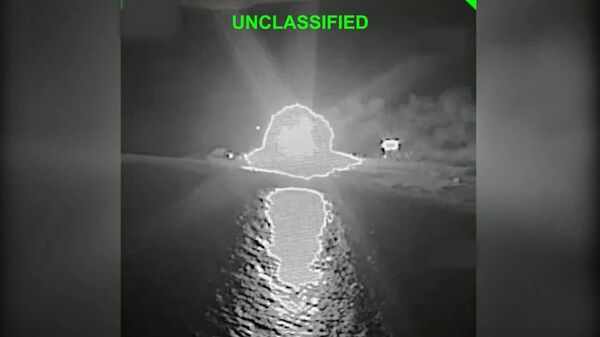 El Pentágono revela video de ataque a barcos iraníes - Sputnik Mundo