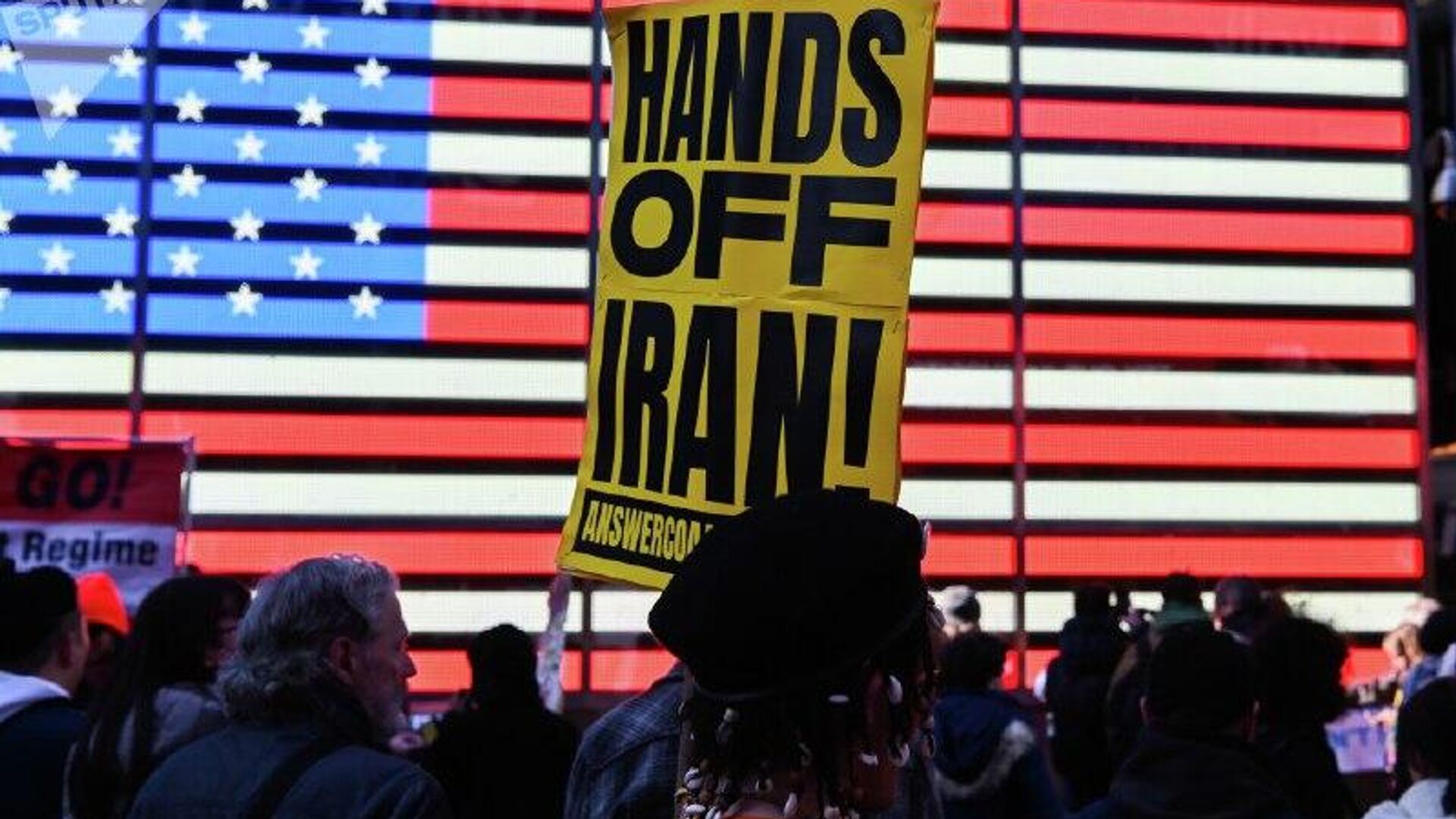 EEUU está jugando con fuego atacando a Irán, señala experto EEUU está jugando con fuego atacando a Irán, señala experto - Sputnik Mundo, 1920, 03.03.2026