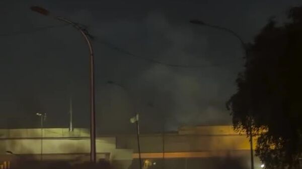 Protestan frente a la embajada de EEUU en Irak - Sputnik Mundo