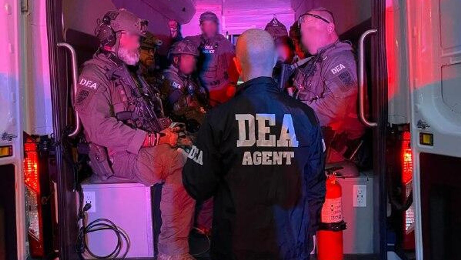 México expulsaría a todos los agentes de EEUU si Trump decide atacar a los cárteles - Sputnik Mundo, 1920, 03.03.2026