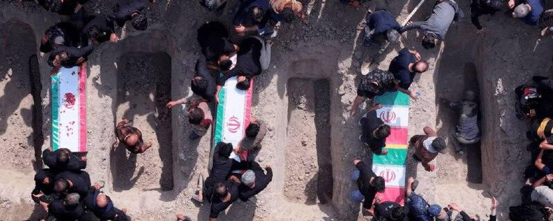 Imágenes horribles: Zajárova condena el silencio del Occidente sobre la muerte de las niñas iraníes por el ataque de EEUU e Israel - Sputnik Mundo, 1920, 03.03.2026