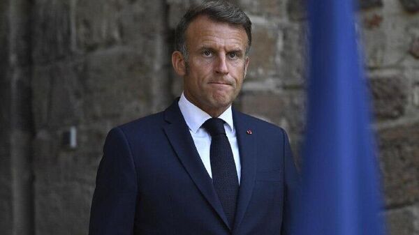 Macron ordena el despliegue del portaaviones Charles de Gaulle al Mediterráneo - Sputnik Mundo