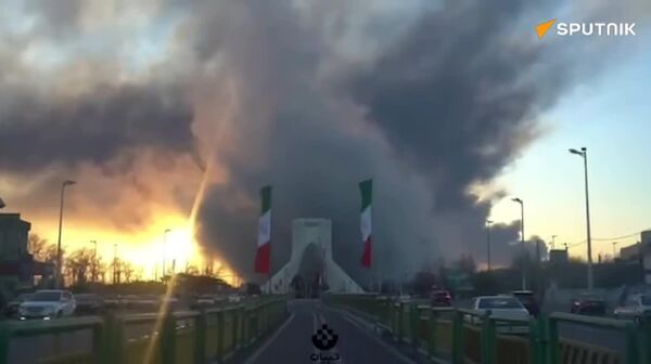 Estas son las secuelas de la ofensiva de EEUU e Israel en la plaza principal de Teherán - Sputnik Mundo