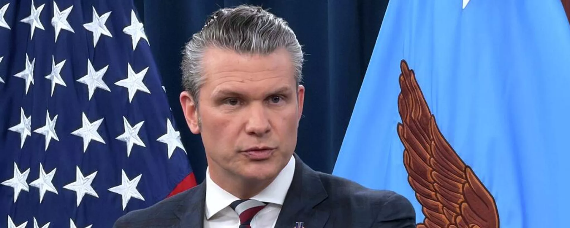 El secretario de Guerra de EEUU, Pete Hegseth, habla durante una rueda de prensa en el Pentágono - Sputnik Mundo, 1920, 31.03.2026