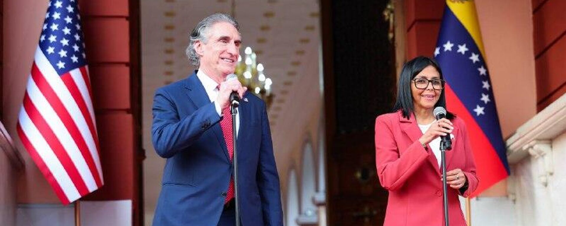 ¿Qué busca EEUU en Venezuela con la visita del secretario de Interior? - Sputnik Mundo, 1920, 05.03.2026