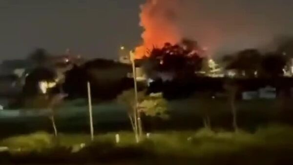 Se registra incendio en el Aeropuerto Ben Gurión de Tel Aviv tras el impacto de un misil iraní - Sputnik Mundo