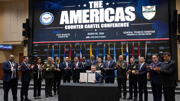 Firma de la Declaración de Seguridad de la Conferencia Anticárteles de las Américas, el 5 de marzo de 2026, en Florida - Sputnik Mundo