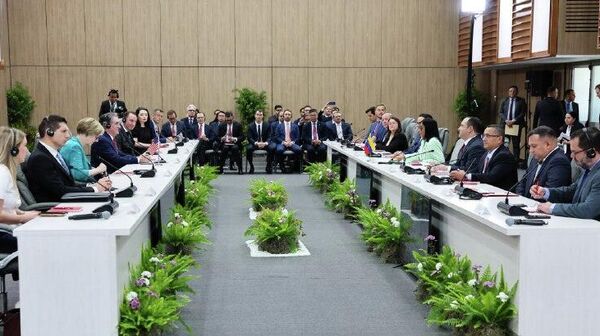 EEUU y Venezuela anuncian el restablecimiento formal de las relaciones diplomáticas - Sputnik Mundo