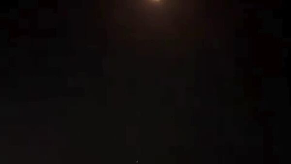 Misiles iraníes sobrevuelan Tel Aviv Misiles iraníes sobrevuelan Tel Aviv - Sputnik Mundo