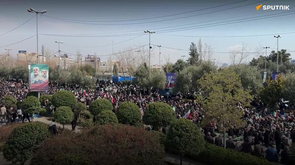 🪧 Marchan en Teherán contra agresión de EEUU e Israel - Sputnik Mundo