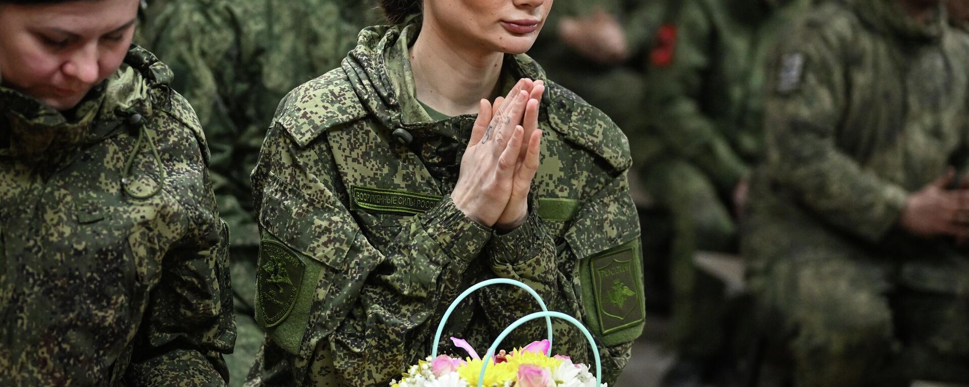 Un concierto festivo en la zona de la operación militar especial para las mujeres militares   - Sputnik Mundo, 1920, 08.03.2026