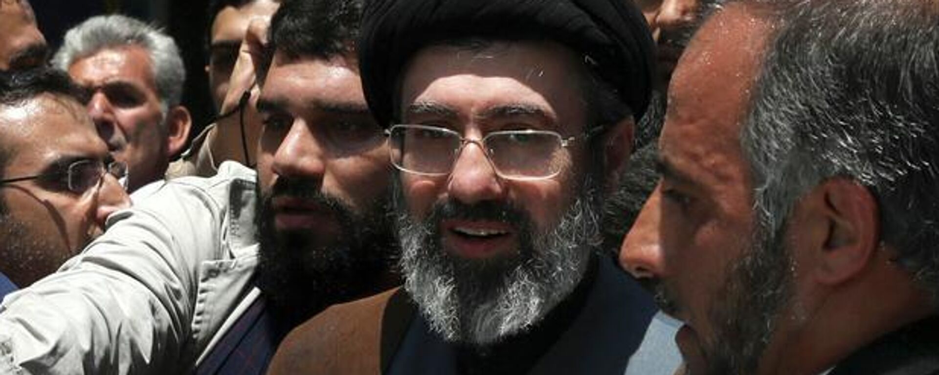 Mojtaba Jameneí (centro). - Sputnik Mundo, 1920, 08.03.2026