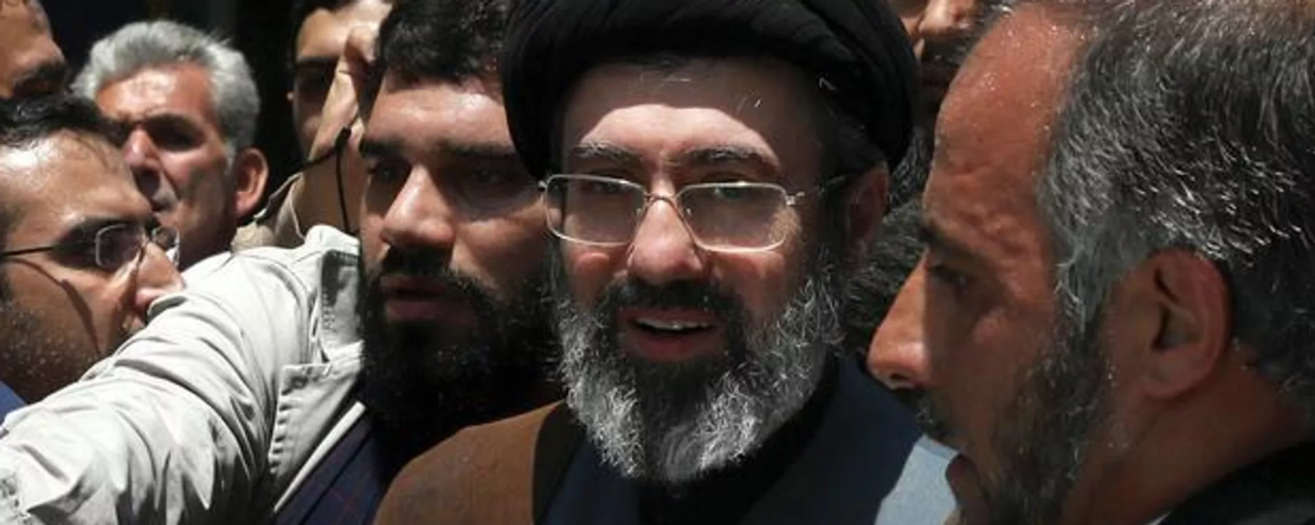 Mojtaba Jameneí (centro). - Sputnik Mundo, 1920, 08.03.2026