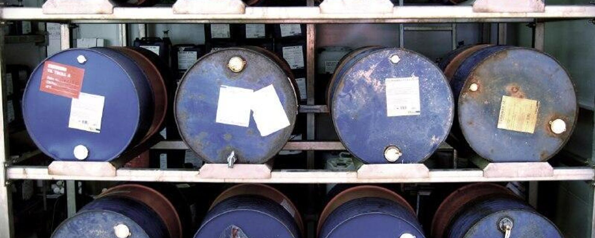 Precio del petróleo rebasa los 100 dólares por barril por escalada en Oriente Medio - Sputnik Mundo, 1920, 08.03.2026