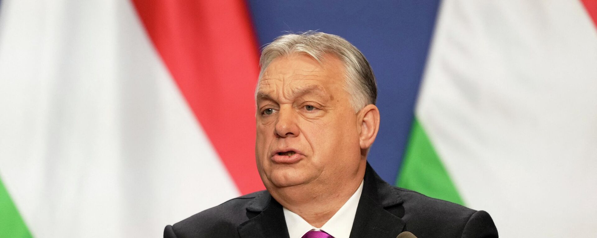 Viktor Orban, primer ministro de Hungría, habla durante una conferencia de prensa con el secretario de Estado de Estados Unidos en Budapest, Hungría, el 16 de febrero de 2026  - Sputnik Mundo, 1920, 09.03.2026